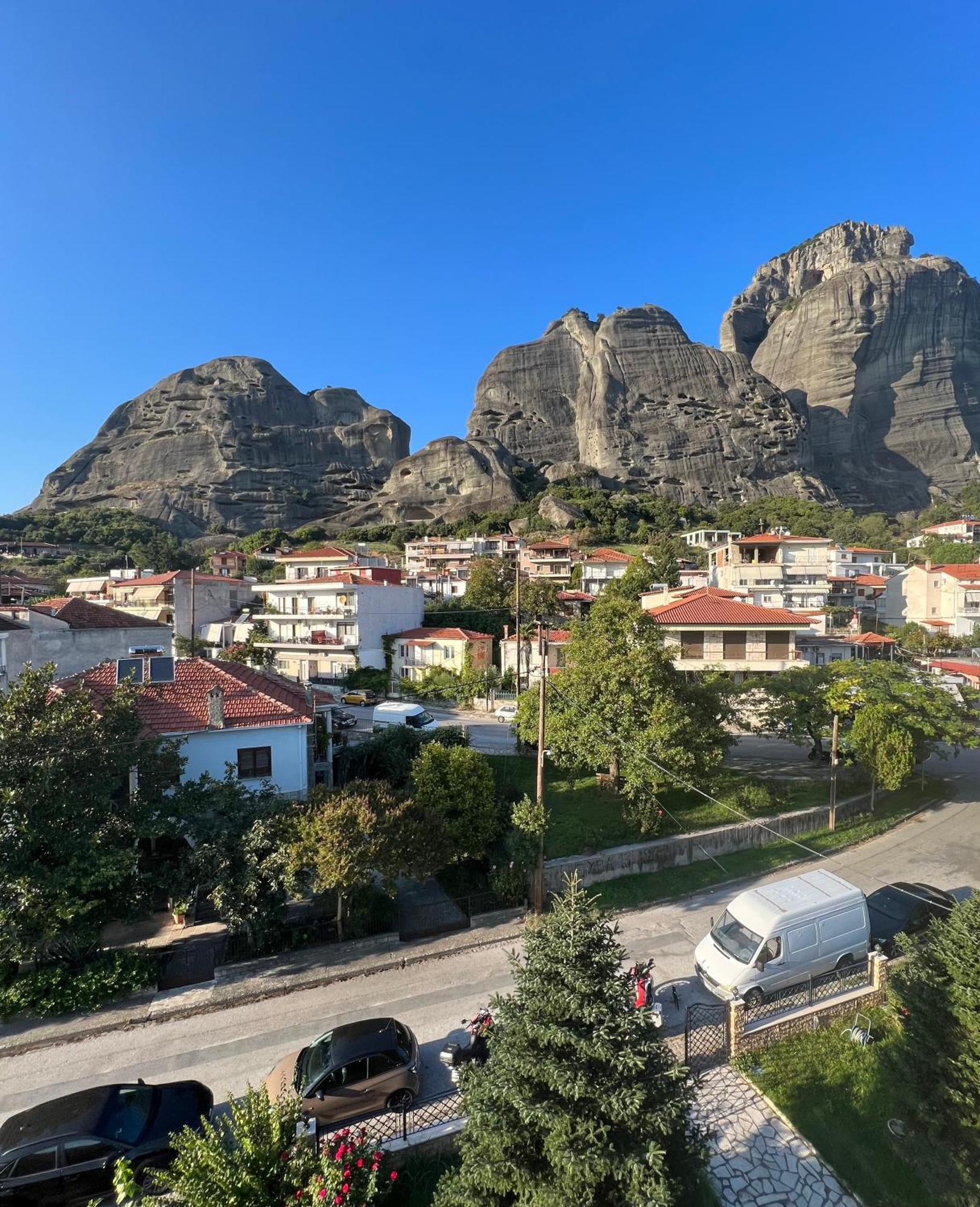 Grand View Suites Meteora Kalambaka Esterno foto