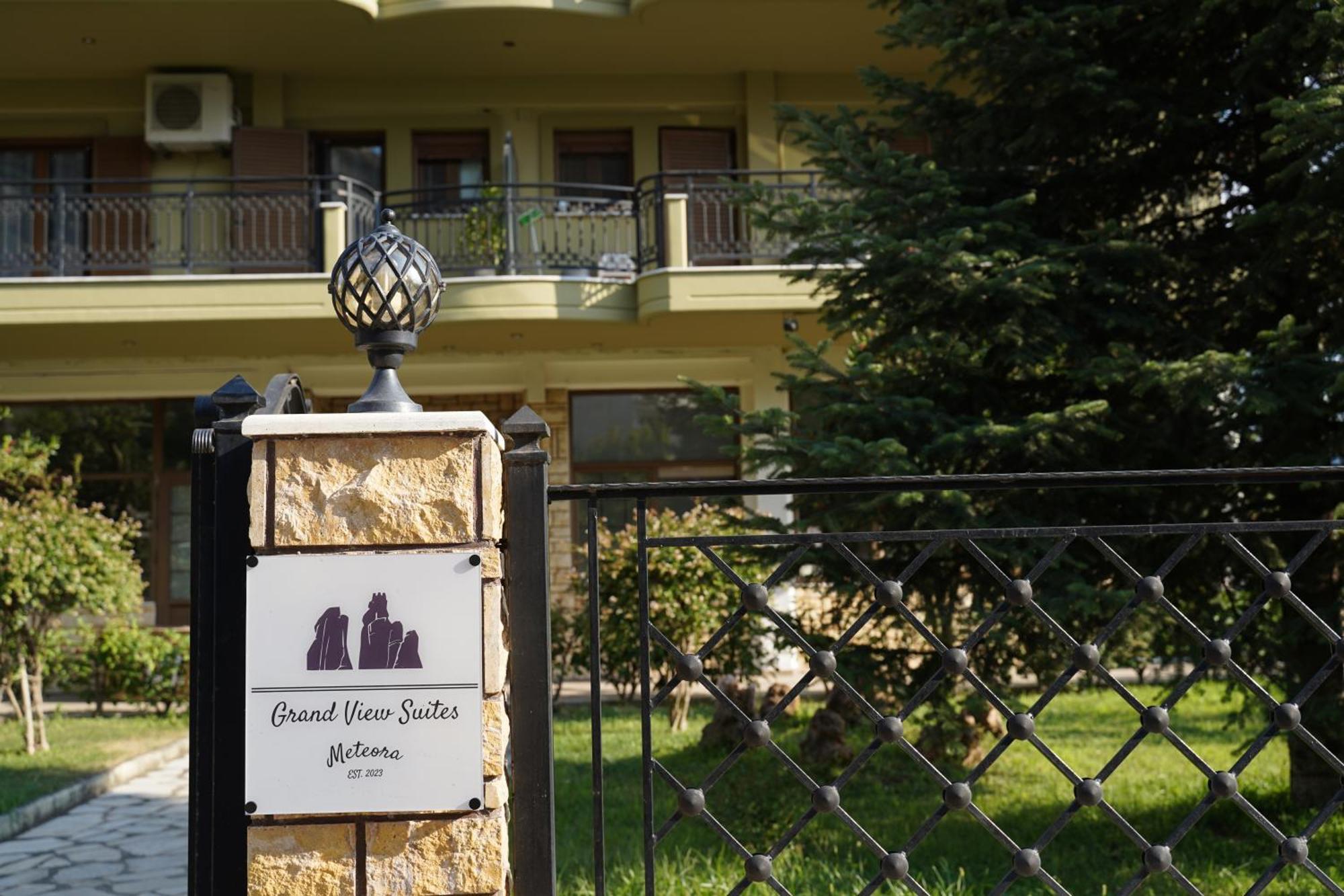 Grand View Suites Meteora Kalambaka Esterno foto
